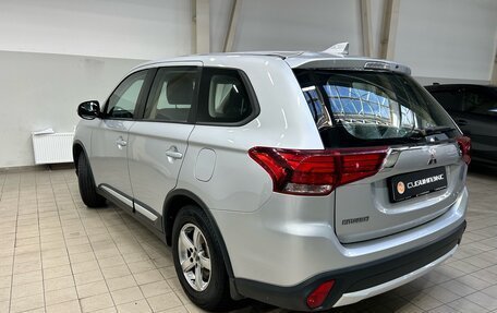 Mitsubishi Outlander III рестайлинг 3, 2018 год, 1 885 000 рублей, 5 фотография