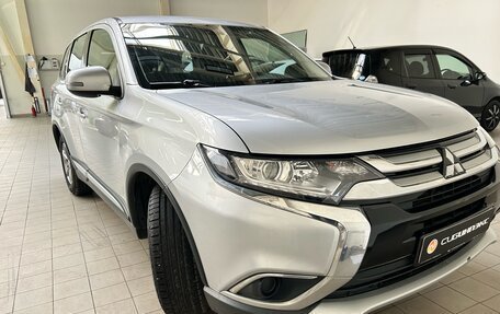 Mitsubishi Outlander III рестайлинг 3, 2018 год, 1 885 000 рублей, 3 фотография