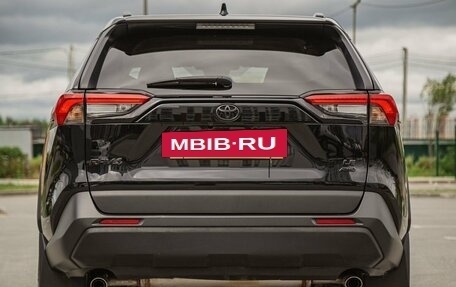 Toyota RAV4, 2020 год, 3 670 000 рублей, 6 фотография