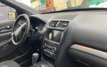 Ford Explorer VI, 2018 год, 2 600 000 рублей, 10 фотография