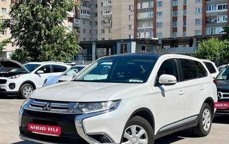 Mitsubishi Outlander III рестайлинг 3, 2016 год, 1 929 000 рублей, 3 фотография