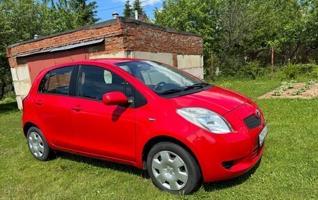 Toyota Yaris III рестайлинг, 2007 год, 565 000 рублей, 2 фотография