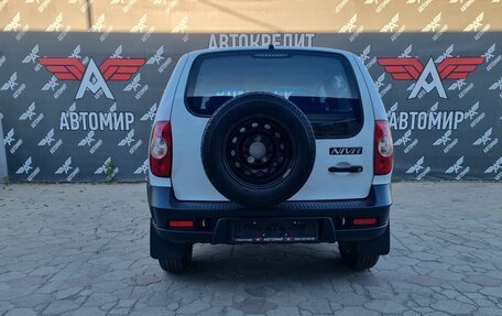 Chevrolet Niva I рестайлинг, 2019 год, 810 000 рублей, 5 фотография