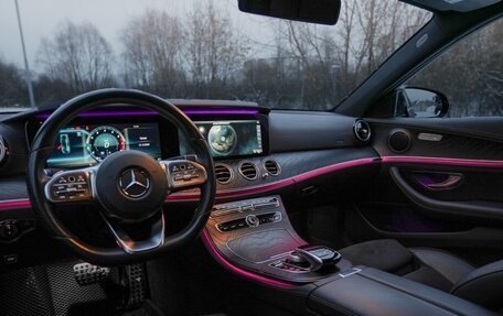 Mercedes-Benz E-Класс, 2019 год, 3 890 000 рублей, 7 фотография