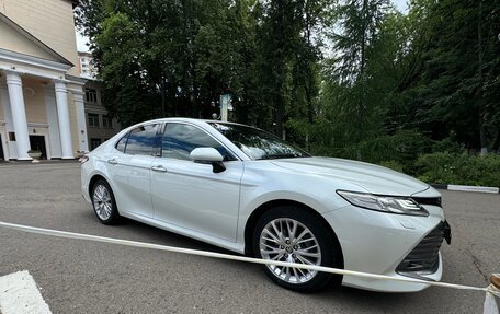 Toyota Camry, 2021 год, 3 400 000 рублей, 4 фотография