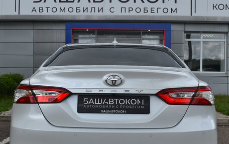 Toyota Camry, 2022 год, 3 910 000 рублей, 6 фотография