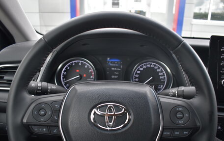 Toyota Camry, 2022 год, 3 910 000 рублей, 10 фотография