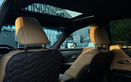 Lexus ES VII, 2021 год, 4 600 000 рублей, 19 фотография