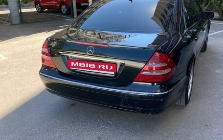 Mercedes-Benz E-Класс, 2005 год, 990 000 рублей, 5 фотография