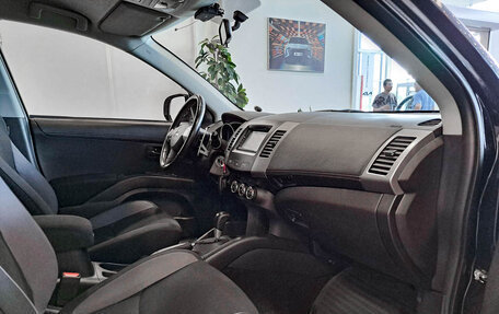Mitsubishi Outlander III рестайлинг 3, 2011 год, 1 512 900 рублей, 11 фотография