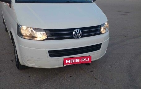 Volkswagen Caravelle T5, 2013 год, 1 300 000 рублей, 2 фотография