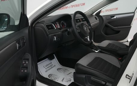 Volkswagen Jetta VI, 2013 год, 799 000 рублей, 8 фотография