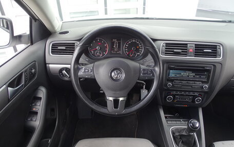 Volkswagen Jetta VI, 2012 год, 750 000 рублей, 10 фотография