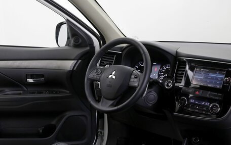 Mitsubishi Outlander III рестайлинг 3, 2012 год, 1 199 000 рублей, 9 фотография