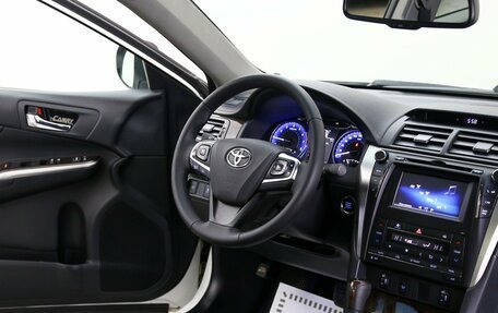 Toyota Camry, 2016 год, 1 749 000 рублей, 10 фотография