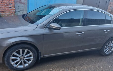 Volkswagen Passat B7, 2011 год, 950 000 рублей, 4 фотография