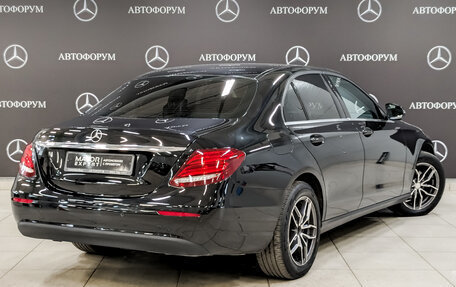 Mercedes-Benz E-Класс, 2018 год, 2 100 000 рублей, 5 фотография