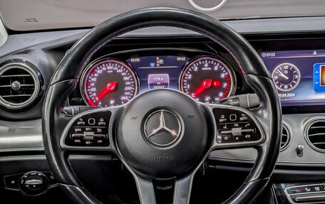 Mercedes-Benz E-Класс, 2018 год, 2 100 000 рублей, 22 фотография