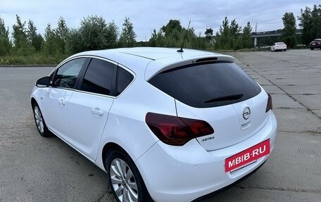 Opel Astra J, 2011 год, 850 000 рублей, 9 фотография