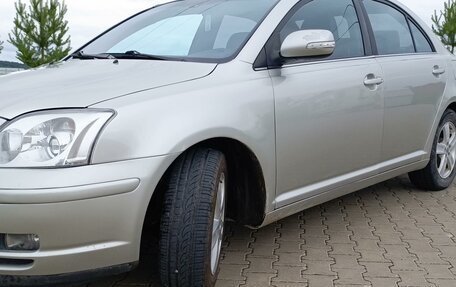 Toyota Avensis III рестайлинг, 2004 год, 860 000 рублей, 1 фотография