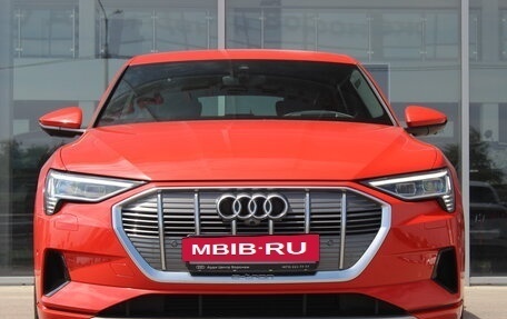 Audi e-tron I, 2021 год, 9 000 000 рублей, 2 фотография