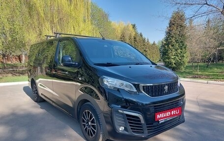 Peugeot Traveller I, 2018 год, 3 150 000 рублей, 3 фотография