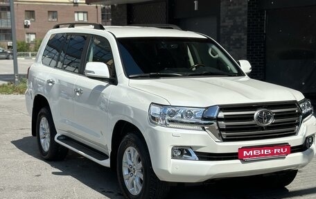 Toyota Land Cruiser 200, 2020 год, 10 200 000 рублей, 2 фотография