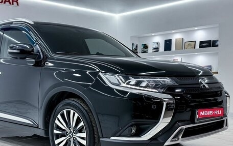 Mitsubishi Outlander III рестайлинг 3, 2021 год, 3 699 000 рублей, 5 фотография