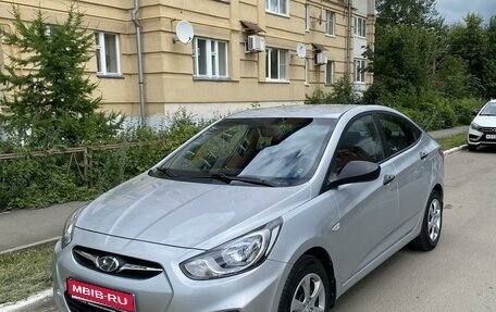 Hyundai Solaris II рестайлинг, 2014 год, 995 000 рублей, 1 фотография