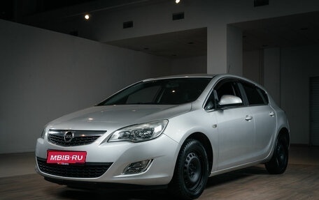 Opel Astra J, 2011 год, 1 050 000 рублей, 1 фотография