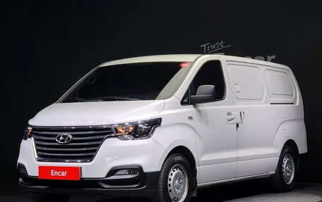 Hyundai Grand Starex Grand Starex I рестайлинг 2, 2019 год, 2 240 000 рублей, 1 фотография