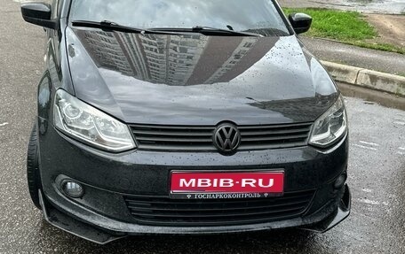 Volkswagen Polo VI (EU Market), 2012 год, 950 000 рублей, 1 фотография