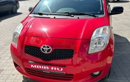 Toyota Yaris III рестайлинг, 2008 год, 950 000 рублей, 2 фотография