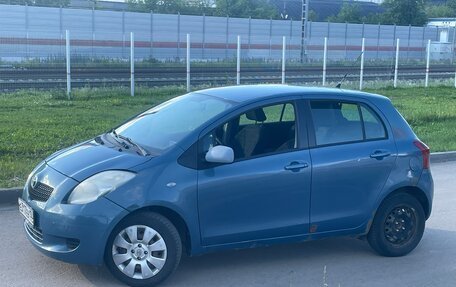 Toyota Yaris III рестайлинг, 2006 год, 425 000 рублей, 2 фотография