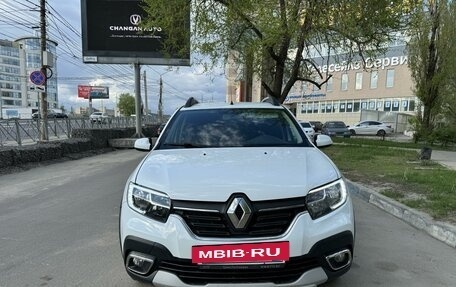 Renault Sandero II рестайлинг, 2020 год, 1 060 000 рублей, 2 фотография