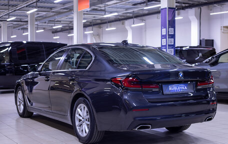 BMW 5 серия, 2021 год, 5 250 000 рублей, 5 фотография
