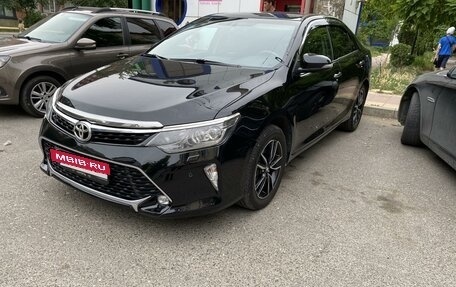 Toyota Camry, 2017 год, 2 450 000 рублей, 2 фотография