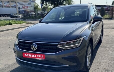 Volkswagen Tiguan II, 2021 год, 2 895 000 рублей, 4 фотография