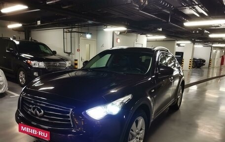 Infiniti QX70, 2016 год, 2 700 000 рублей, 2 фотография