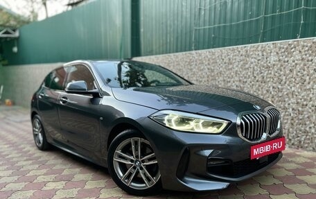 BMW 1 серия, 2020 год, 2 940 000 рублей, 3 фотография