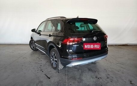 Volkswagen Tiguan II, 2019 год, 3 597 000 рублей, 6 фотография