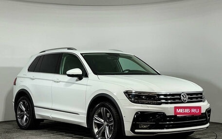 Volkswagen Tiguan II, 2018 год, 3 548 000 рублей, 3 фотография