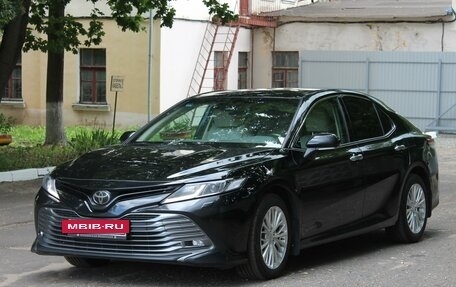 Toyota Camry, 2019 год, 2 700 000 рублей, 2 фотография