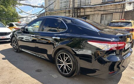 Toyota Camry, 2021 год, 2 650 000 рублей, 2 фотография