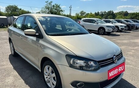 Volkswagen Polo VI (EU Market), 2012 год, 930 000 рублей, 2 фотография