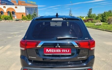Mitsubishi Outlander III рестайлинг 3, 2018 год, 2 250 000 рублей, 4 фотография