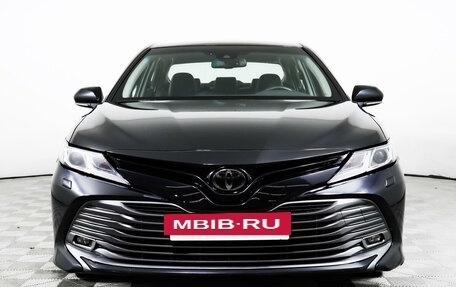 Toyota Camry, 2020 год, 3 245 000 рублей, 2 фотография