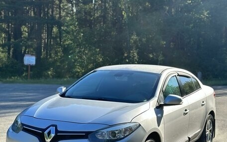 Renault Fluence I, 2013 год, 900 000 рублей, 1 фотография