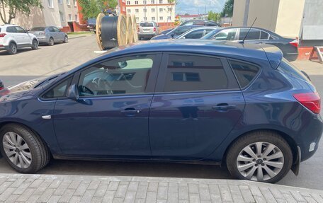 Opel Astra J, 2011 год, 650 000 рублей, 4 фотография