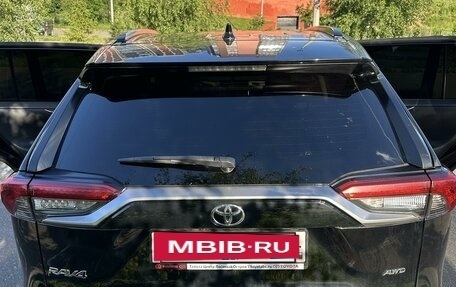 Toyota RAV4, 2021 год, 3 900 000 рублей, 3 фотография
